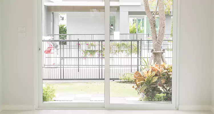 Balcony Screen Door Repair in Princeton, FL