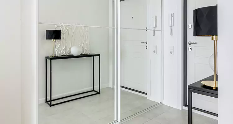 Mirrored Bifold Closet Doors Repair in Princeton, FL