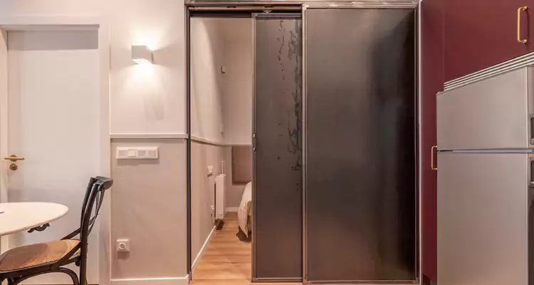 We Fix Closet Sliding Door in Princeton, FL 