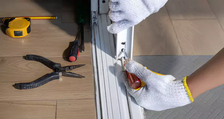 Screen Door Wheel Replacement in Princeton, FL