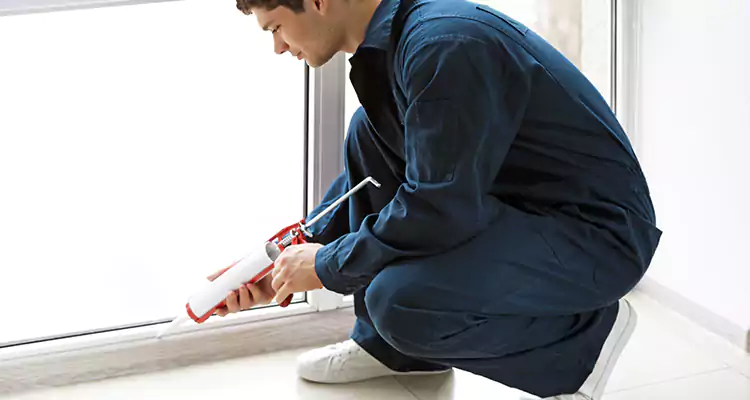 Window Glass Caulk Repair in Princeton, FL