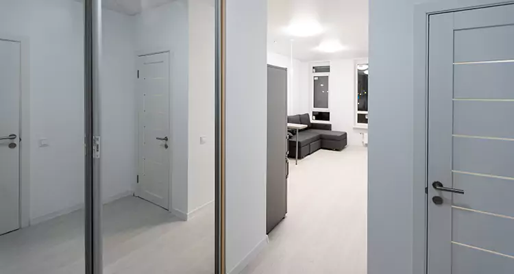 Modern Mirrored Closet Doors Repair in Princeton, FL