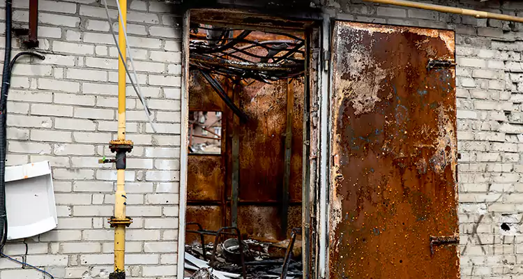 Metal Door Rust Repair in Princeton, FL