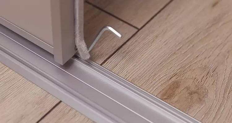 Squeaky Sliding Door Repair in Princeton, FL