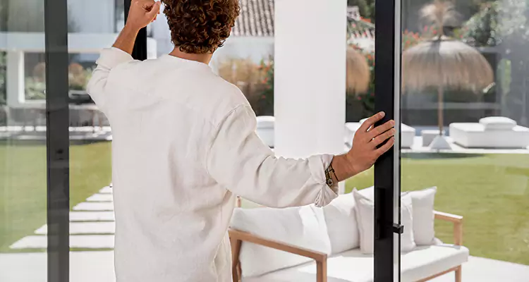 Sliding Screen Door Maintenance for Closing Issues in Princeton, FL