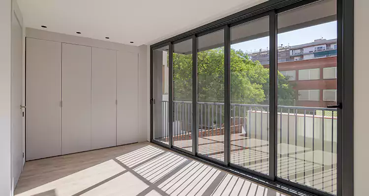 Fix Sliding Screen Door Track in Princeton, FL